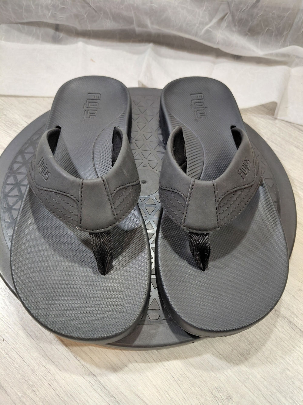 NEW FLOJOS Black Rubber Flip Flops - Men's Casual Sandals SIZE 9